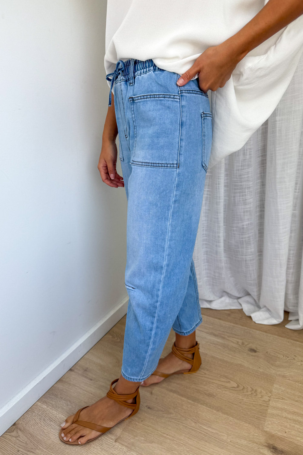 Camilla Crop Barrel Leg Jeans - Light Denim - Image 4