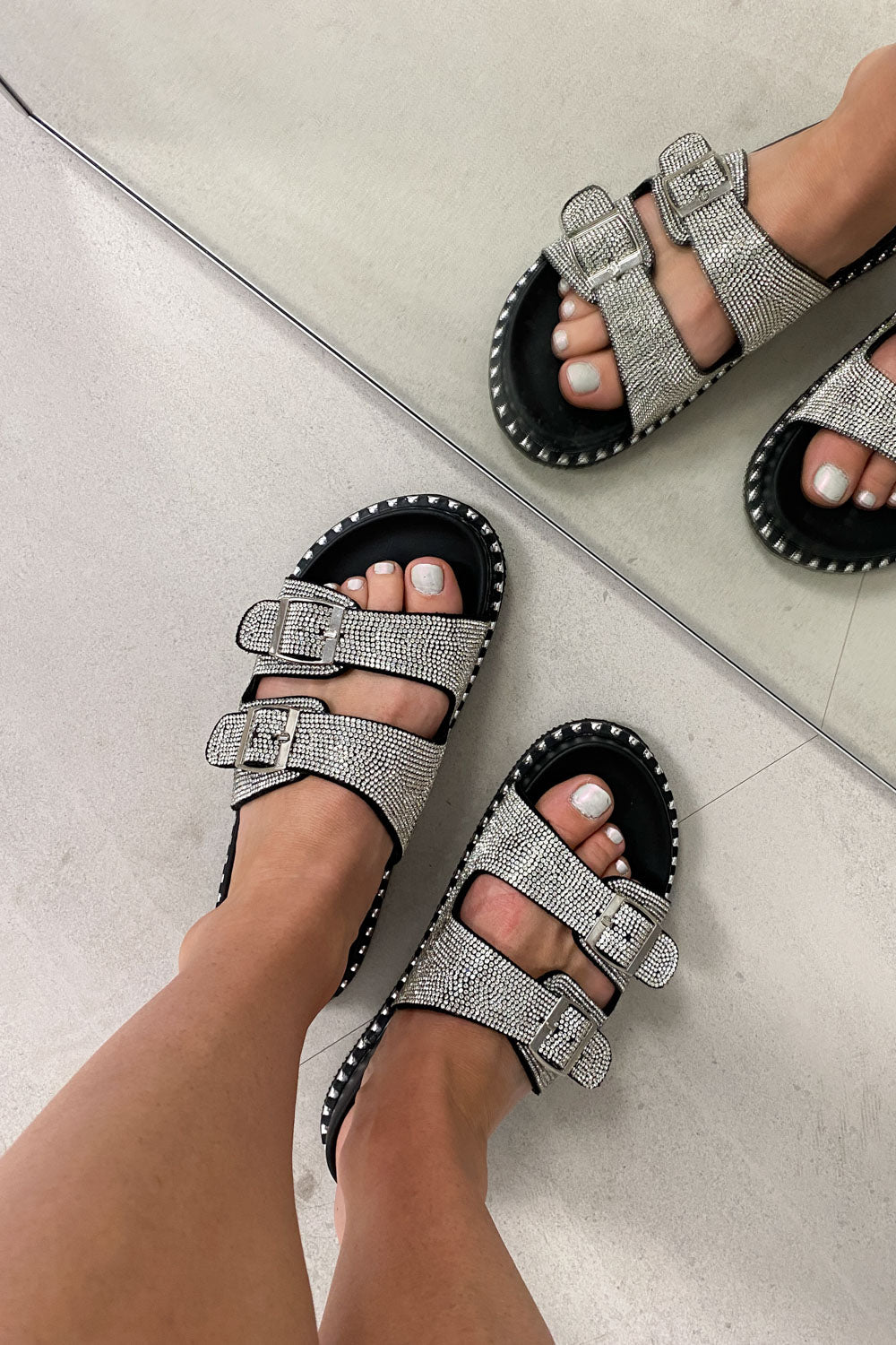 Tahnee Slides - Image 4